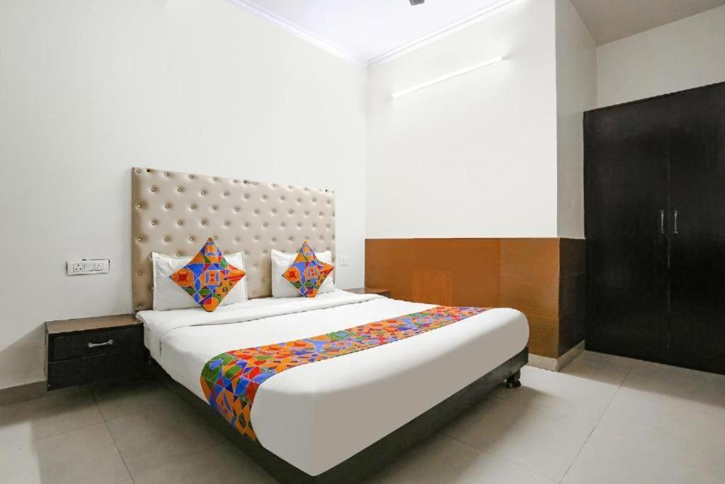 The Lazeez 3* New Delhi